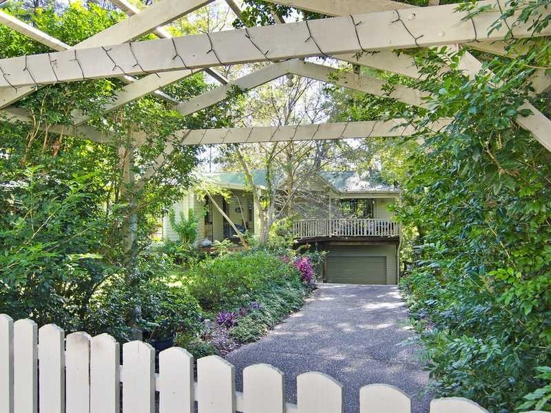 5 Horsman Road, Elanora QLD 4221