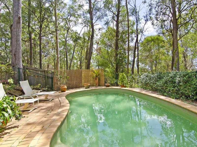 5 Horsman Road, Elanora QLD 4221