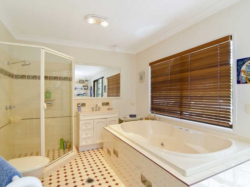 5 Horsman Road, Elanora QLD 4221