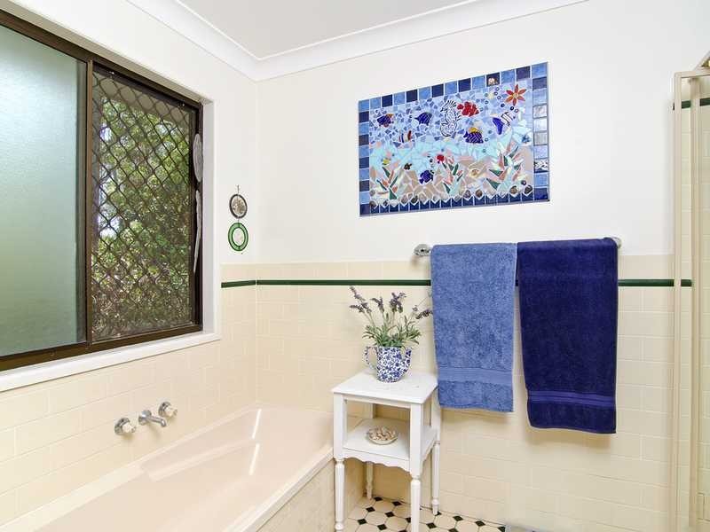 5 Horsman Road, Elanora QLD 4221