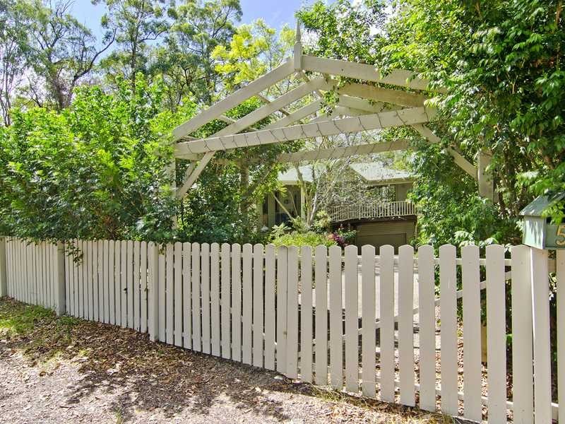 5 Horsman Road, Elanora QLD 4221