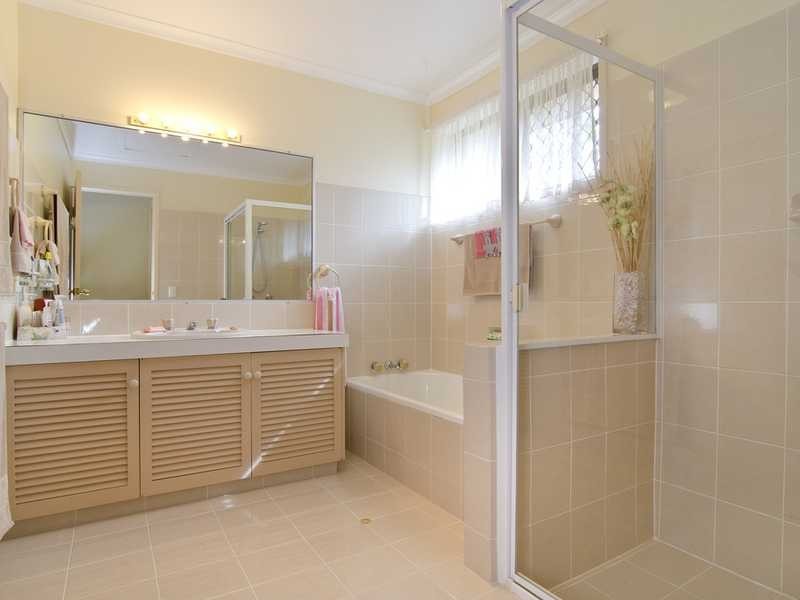 19 Japonica Drive, Palm Beach QLD 4221