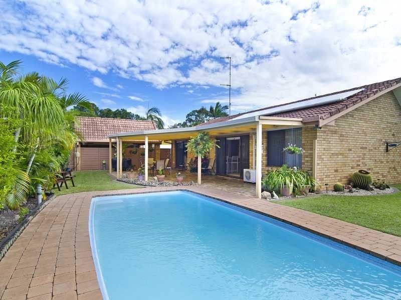 19 Japonica Drive, Palm Beach QLD 4221