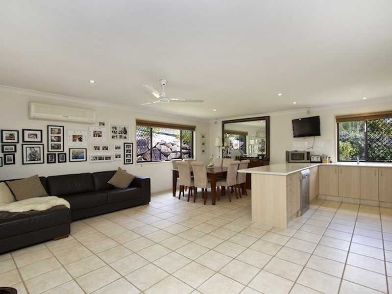 59 Tipuana Drive, Elanora QLD 4221