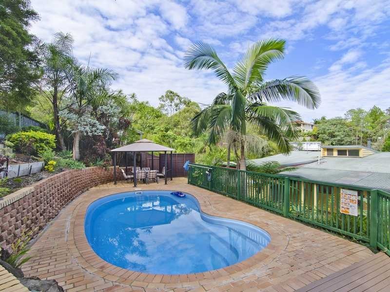 8 Wickepin Court, Elanora QLD 4221