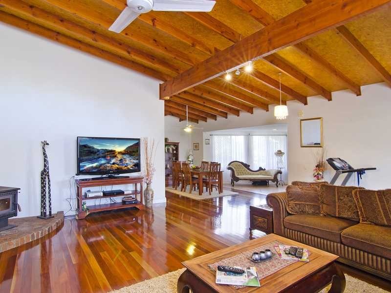 8 Wickepin Court, Elanora QLD 4221