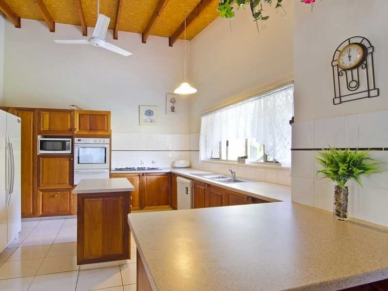 8 Wickepin Court, Elanora QLD 4221