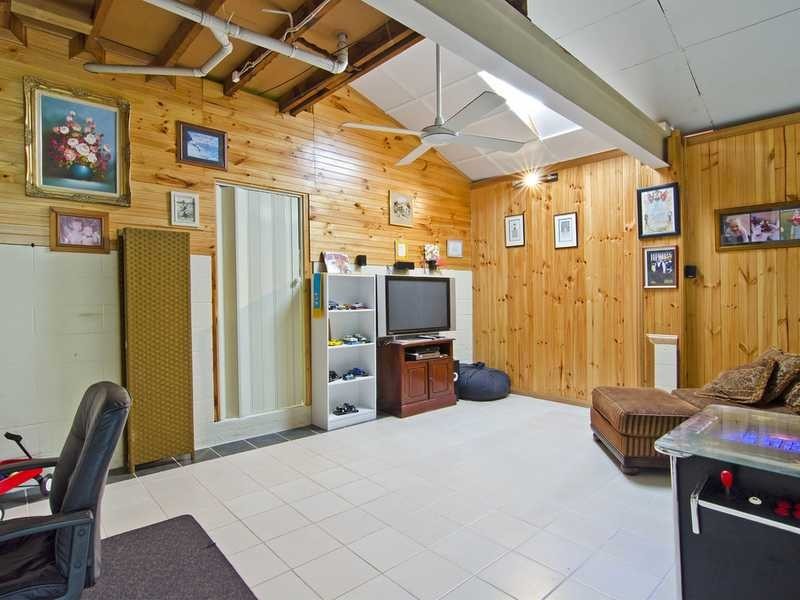 8 Wickepin Court, Elanora QLD 4221