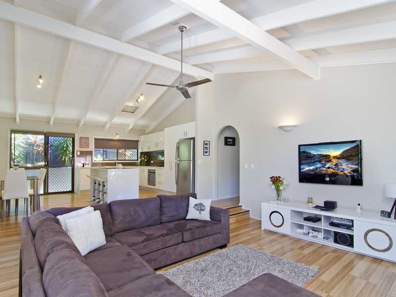 1 Regent Street, Currumbin QLD 4223