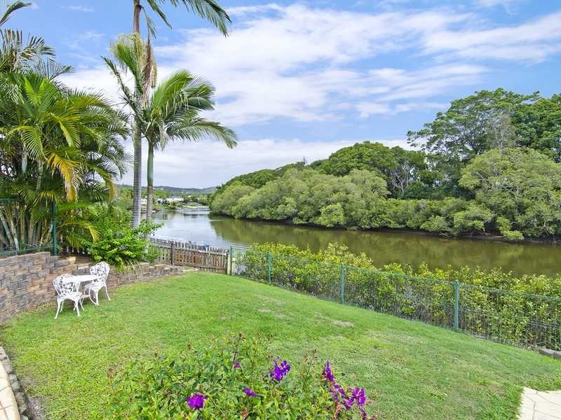 242 Nineteenth Avenue, Elanora QLD 4221