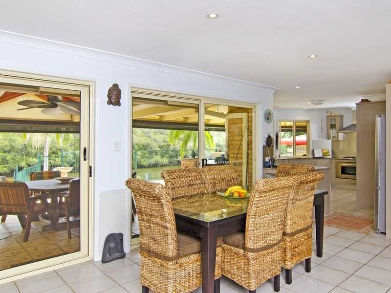 242 Nineteenth Avenue, Elanora QLD 4221