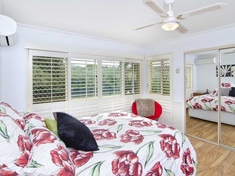 242 Nineteenth Avenue, Elanora QLD 4221