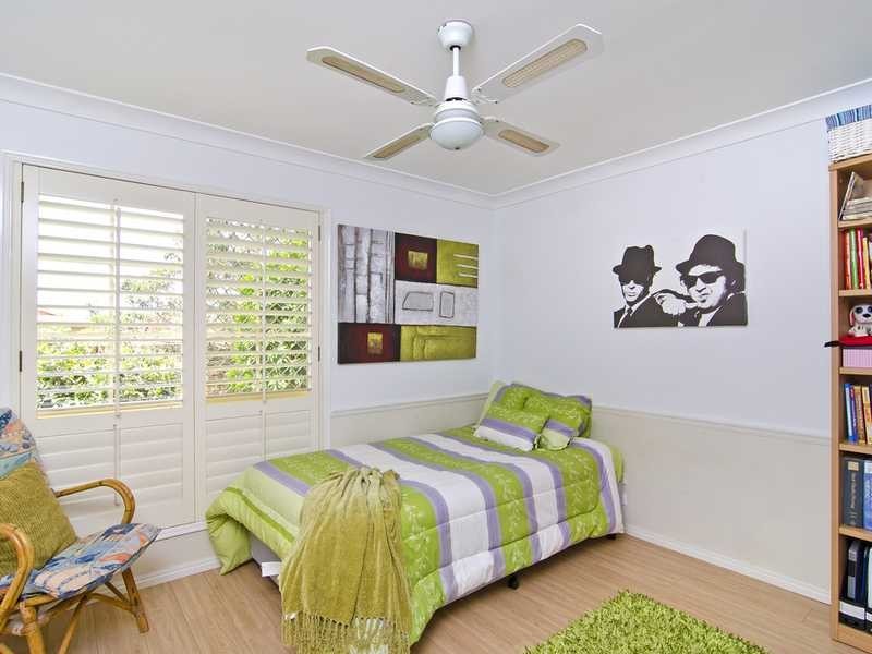 242 Nineteenth Avenue, Elanora QLD 4221