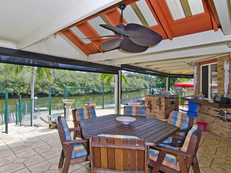 242 Nineteenth Avenue, Elanora QLD 4221