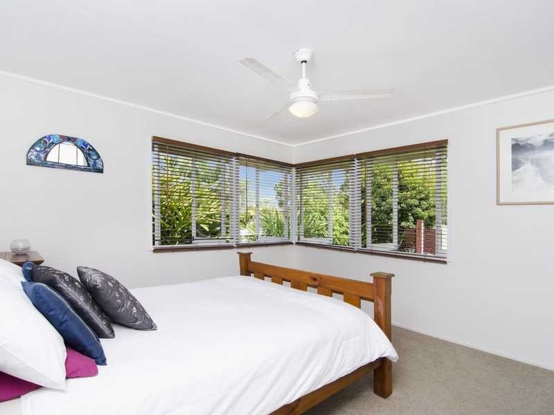 12 Riverside Drive, Currumbin Waters QLD 4223