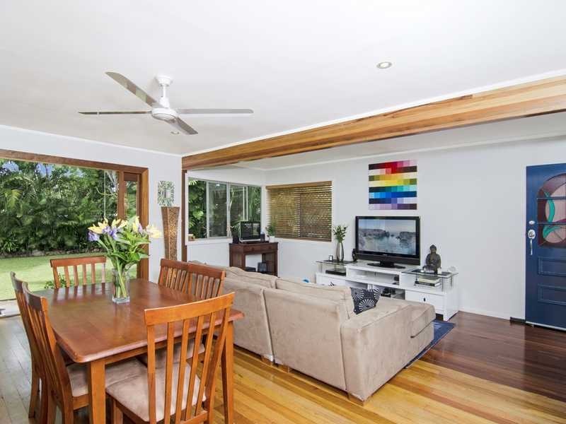 12 Riverside Drive, Currumbin Waters QLD 4223