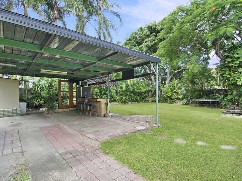 12 Riverside Drive, Currumbin Waters QLD 4223