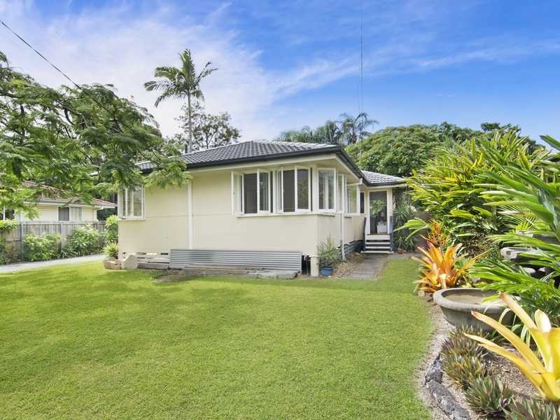 12 Riverside Drive, Currumbin Waters QLD 4223