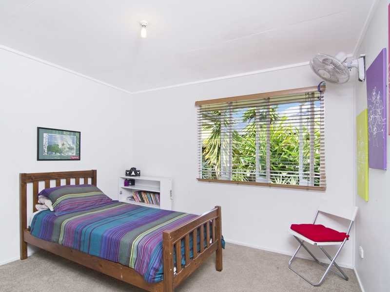 12 Riverside Drive, Currumbin Waters QLD 4223