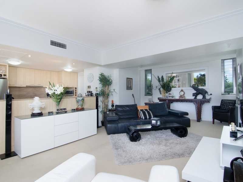 206/1 Twenty First Avenue, Palm Beach QLD 4221