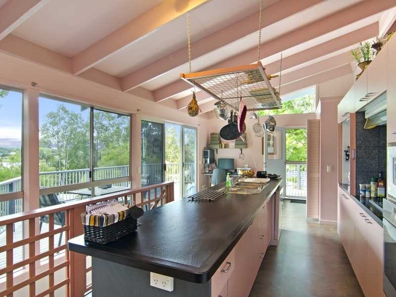 10 Kaffia Court, Elanora QLD 4221