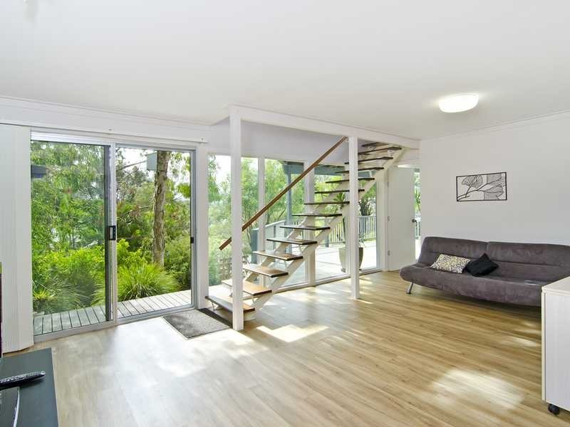 10 Kaffia Court, Elanora QLD 4221