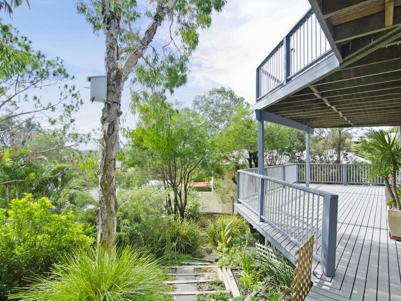 10 Kaffia Court, Elanora QLD 4221