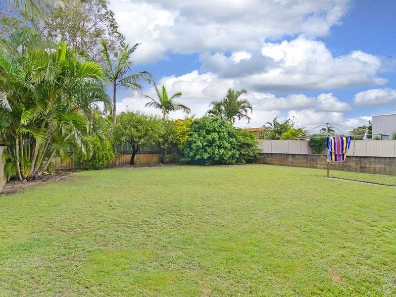 40 Twelfth Avenue, Palm Beach QLD 4221