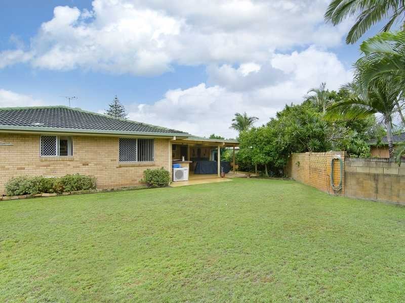 40 Twelfth Avenue, Palm Beach QLD 4221