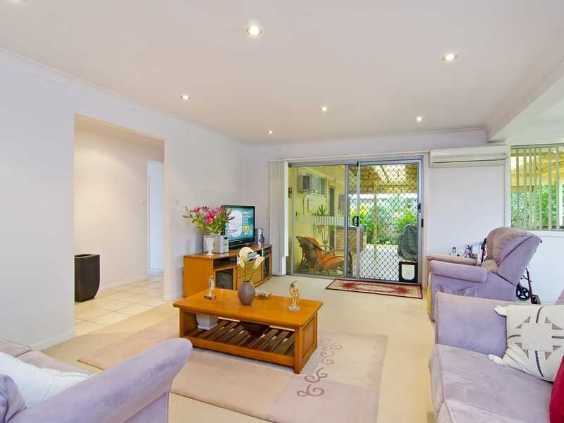 40 Twelfth Avenue, Palm Beach QLD 4221
