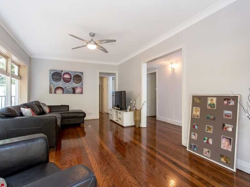 4 Fourteenth Avenue, Palm Beach QLD 4221