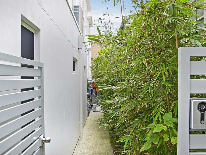 1/1433 Gold Coast Highway, Palm Beach QLD 4221