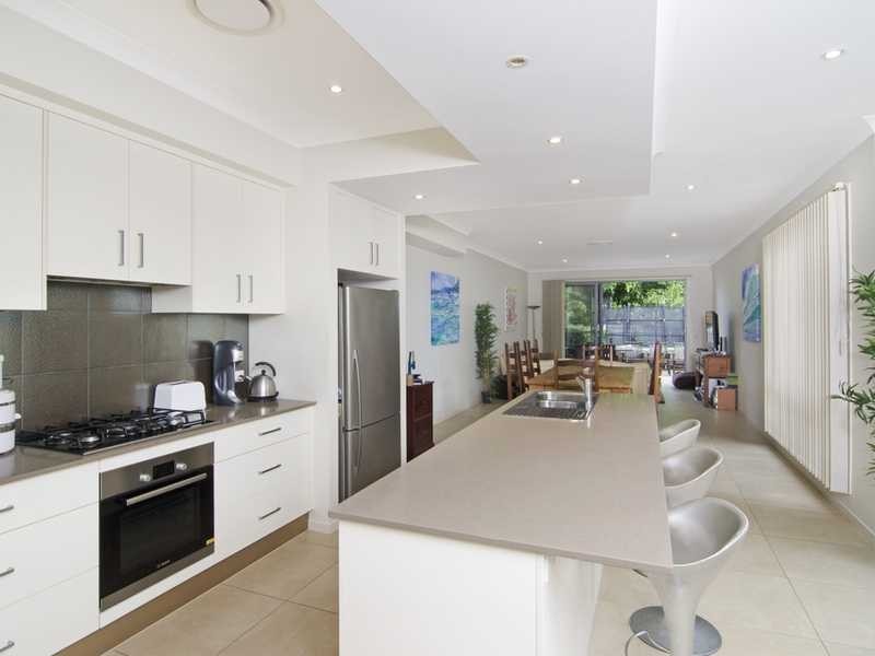 2/98 Leyte Avenue, Palm Beach QLD 4221