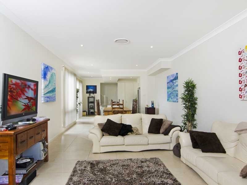 2/98 Leyte Avenue, Palm Beach QLD 4221