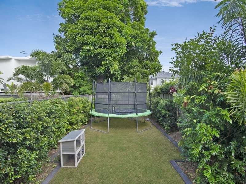 2/98 Leyte Avenue, Palm Beach QLD 4221