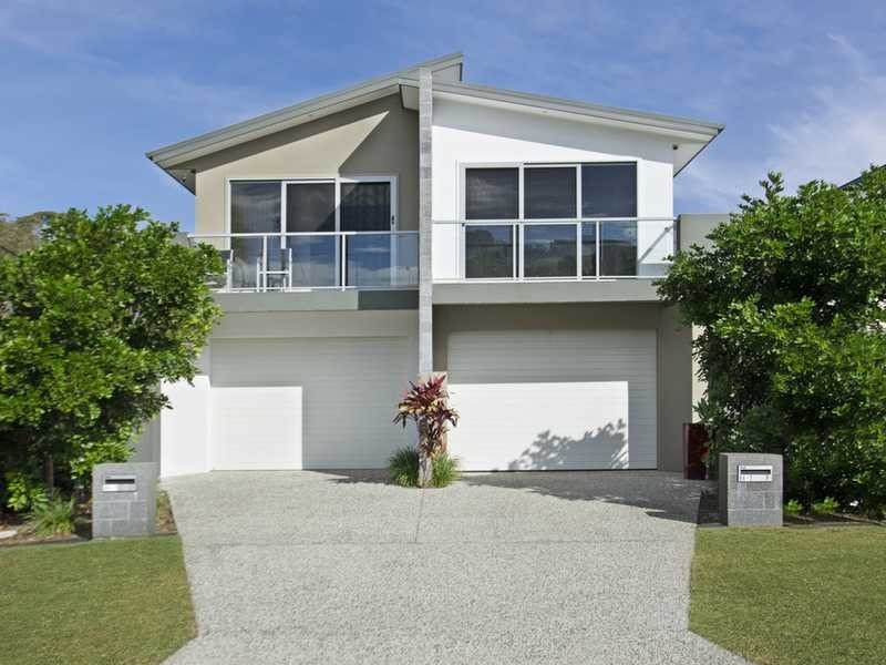 2/98 Leyte Avenue, Palm Beach QLD 4221