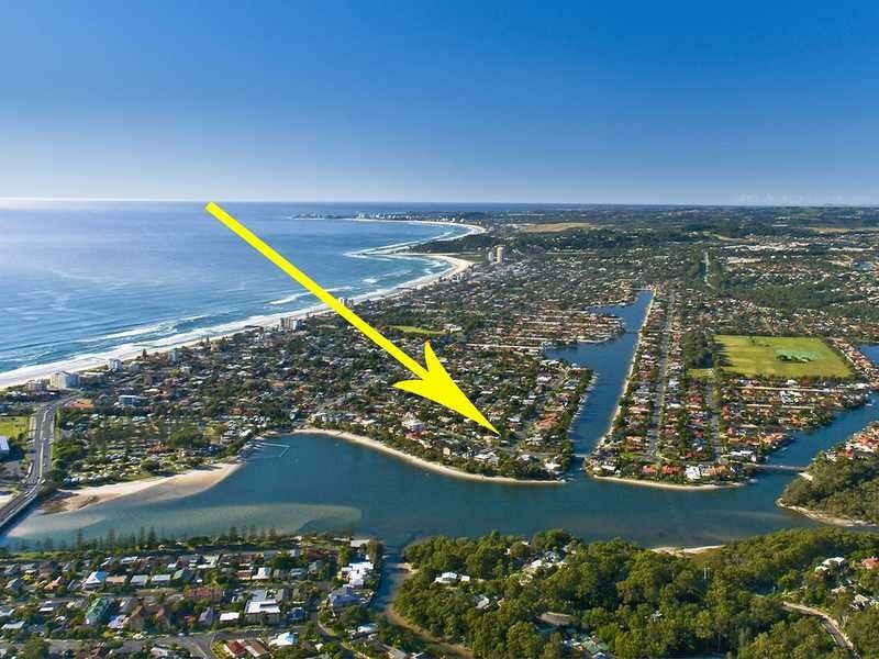 2/5 Parnki Parade, Palm Beach QLD 4221