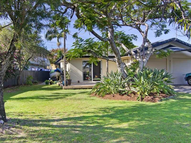 2/5 Parnki Parade, Palm Beach QLD 4221