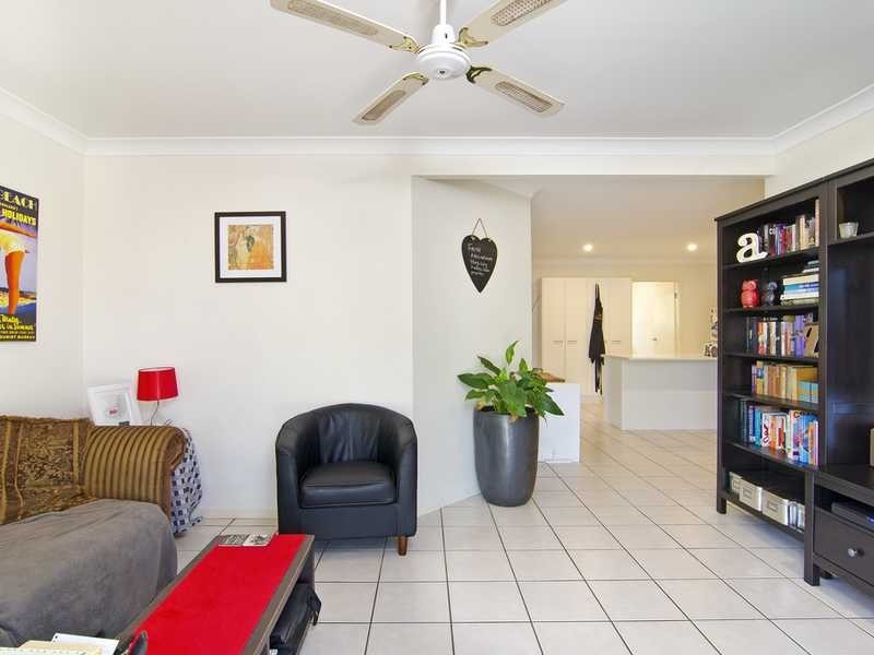 2/5 Parnki Parade, Palm Beach QLD 4221