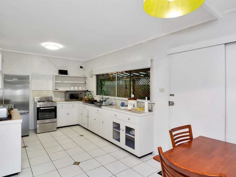 73 Third Avenue, Palm Beach QLD 4221