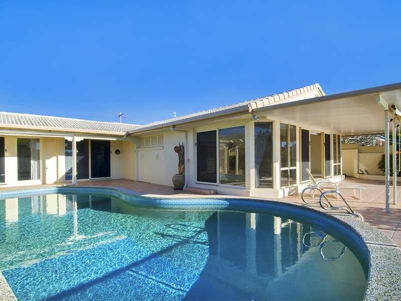 27 Barracuda Court, Palm Beach QLD 4221