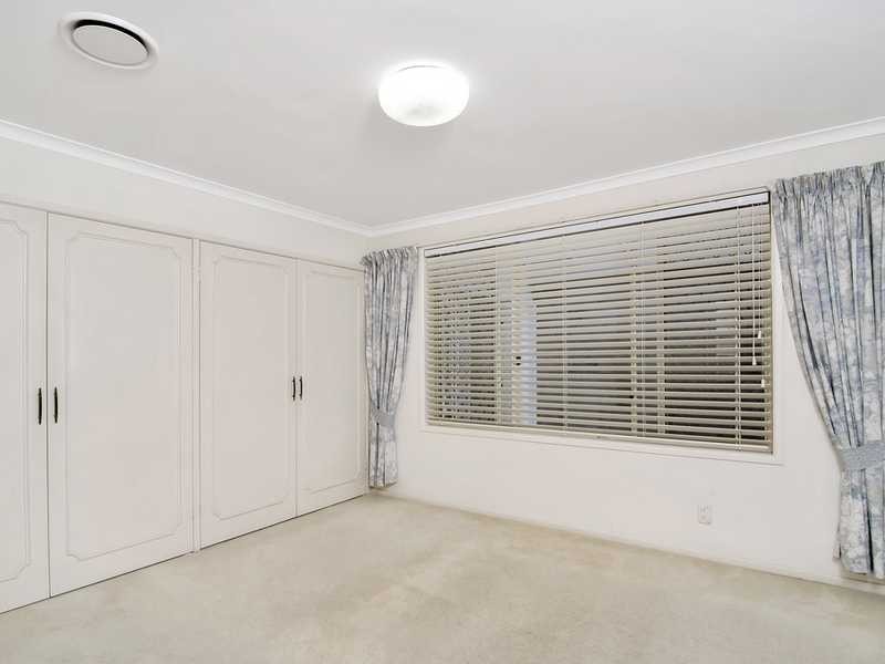 27 Barracuda Court, Palm Beach QLD 4221
