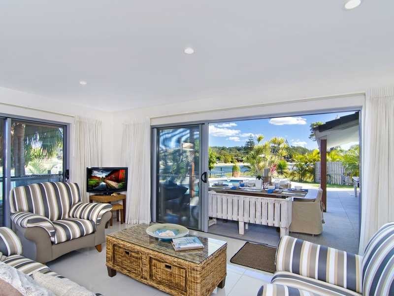 60 Parnki Parade, Palm Beach QLD 4221