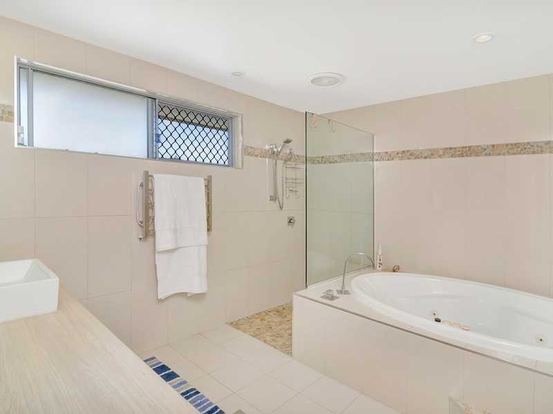 60 Parnki Parade, Palm Beach QLD 4221