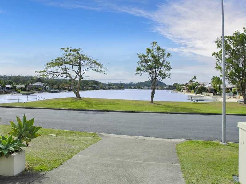 52 Japonica Drive, Palm Beach QLD 4221