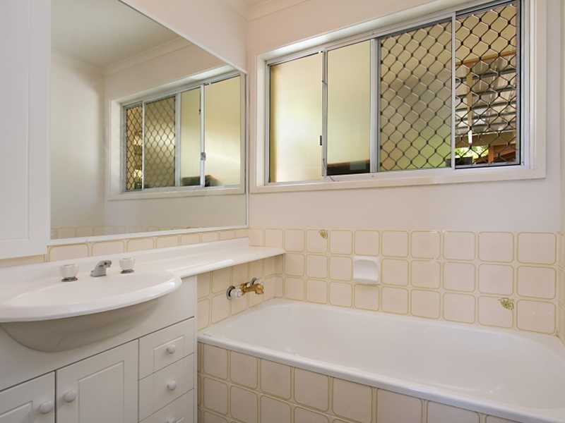 52 Japonica Drive, Palm Beach QLD 4221