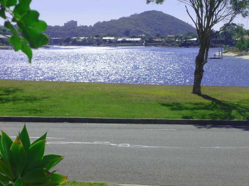 52 Japonica Drive, Palm Beach QLD 4221