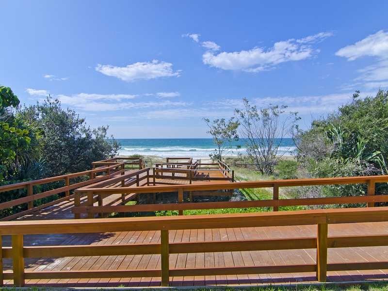 1/234 Pacific Parade, Bilinga QLD 4225