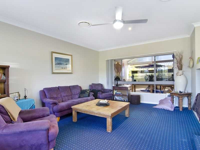 19 Kaffia Court, Elanora QLD 4221