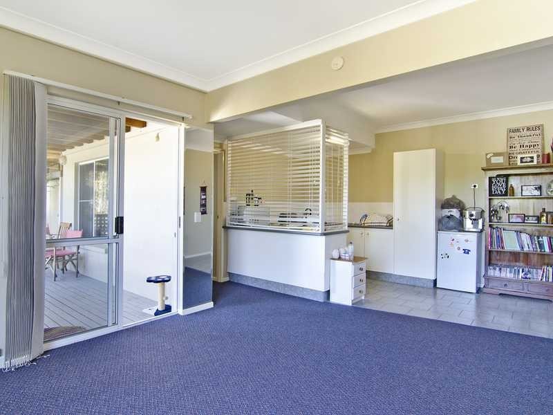 19 Kaffia Court, Elanora QLD 4221